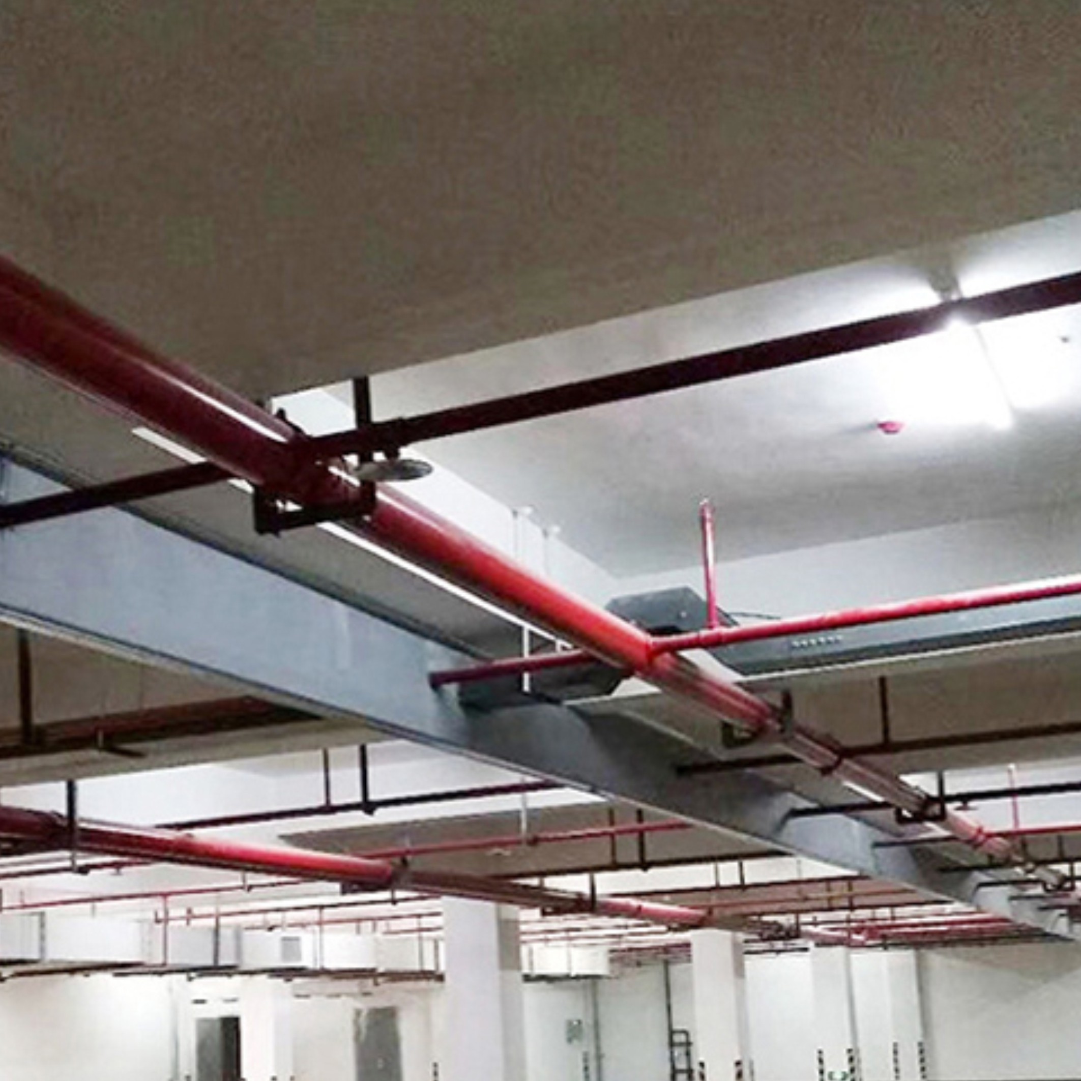 挡烟垂壁在学校那些地方需要安排上？